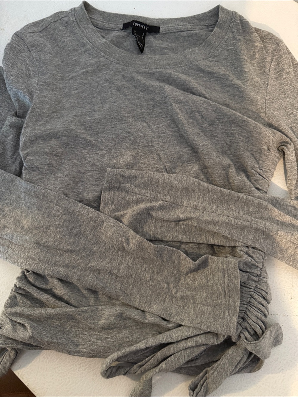 Forever 21 Heather Gray Crew Neck Long-Sleeve Sweater Size Small 💐